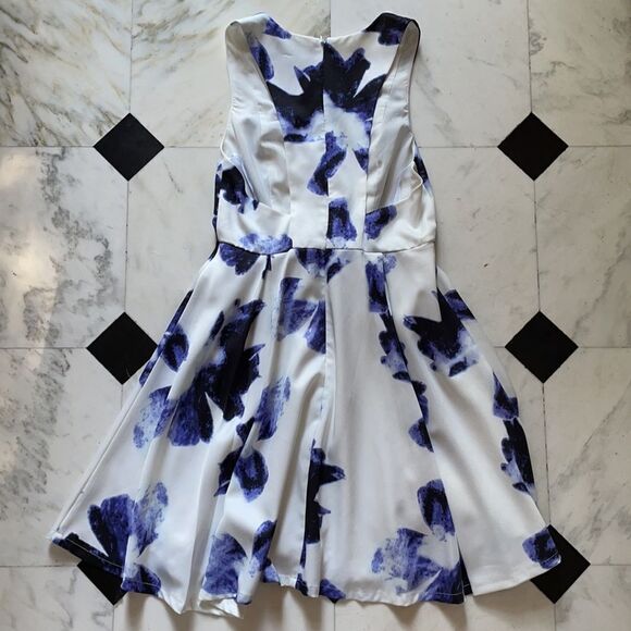 Lulu’s White, Blue and Black Abstract Patterned Dress - Picture 6 of 8